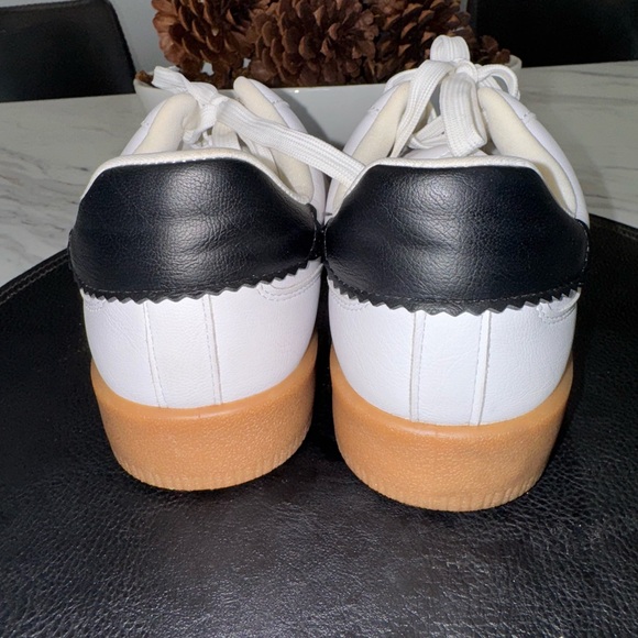 DV by Dolce Vita White and Tan Women's Sneakers size 7.5 - Picture 5 of 16